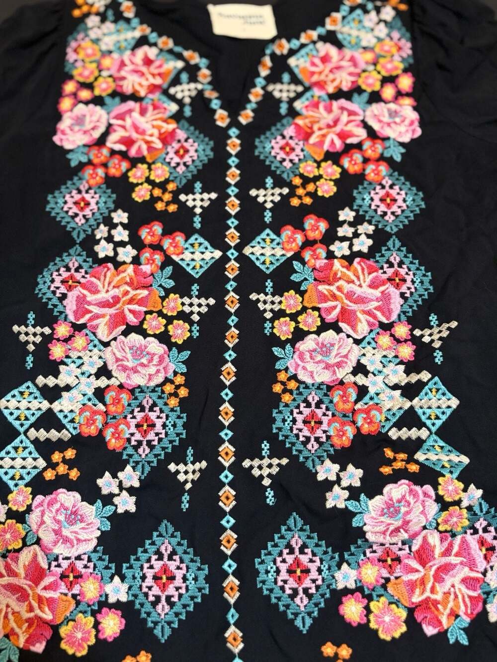 Savanna Jane Black Floral Embroidered V-Neck Roll Tab Sleeve Blouse Size L - Picture 6 of 8